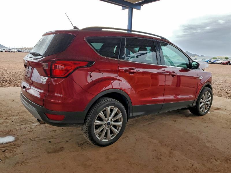 Photo 3 from auction – 2019 FORD ESCAPE SEL with VIN 1FMCU0HD5KUA50943