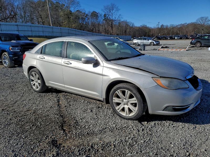Photo 4 from auction – 2012 CHRYSLER 200 TOURIN with VIN 1C3CCBBB0CN176511