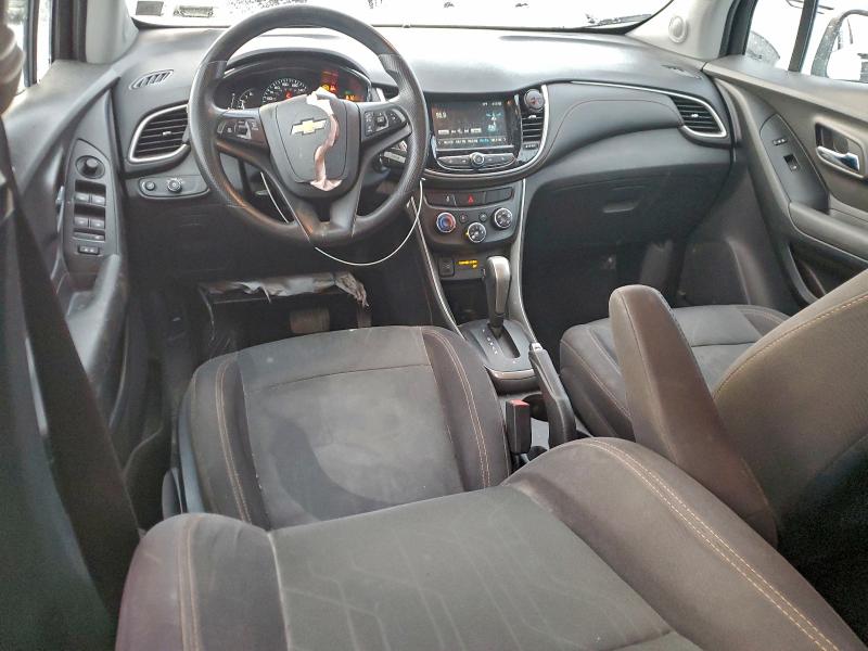 Photo 8 from auction – 2017 CHEVROLET TRAX 1LT with VIN 3GNCJPSB5HL141038