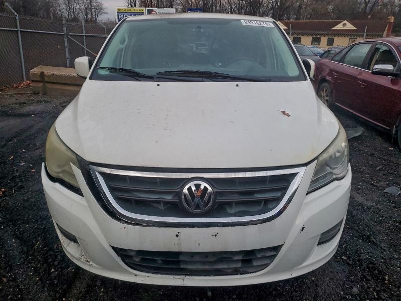 Photo 5 from auction – 2010 VOLKSWAGEN ROUTAN SE with VIN 2V4RW3D13AR296476