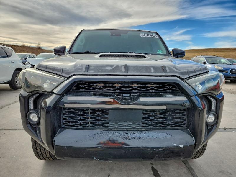 Photo 5 from auction – 2022 TOYOTA 4RUNNER SR with VIN JTEMU5JR5N5985353