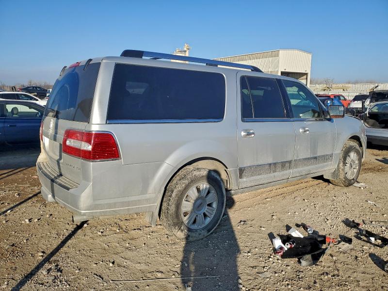 Photo 3 from auction – 2014 LINCOLN NAVIGATOR with VIN 5LMJJ3J55EEL01475