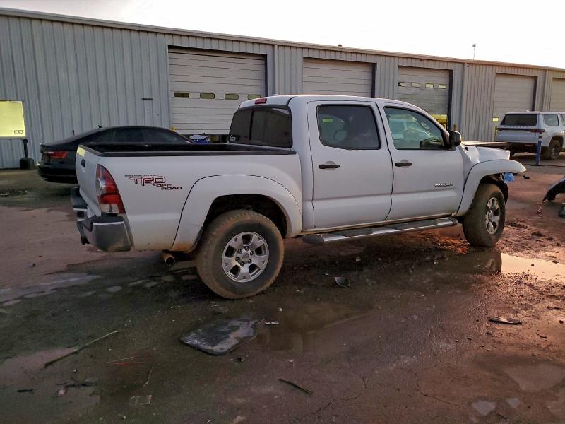 Photo 3 from auction – 2010 TOYOTA TACOMA with VIN 3TMLU4EN2AM047249