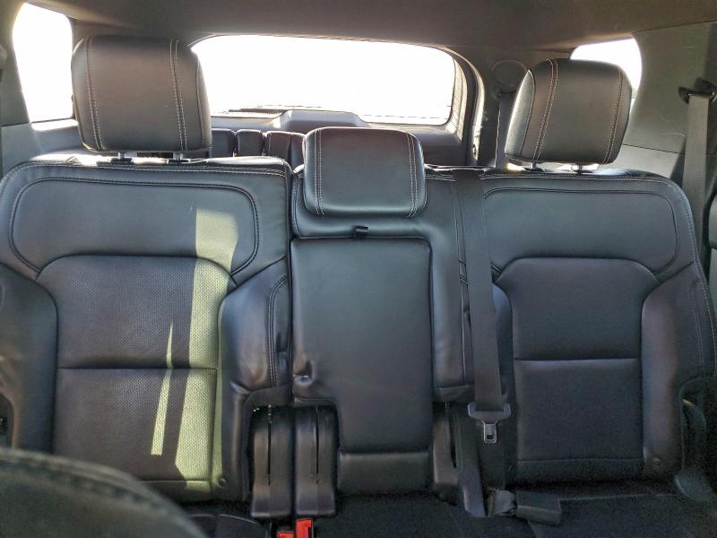 Photo 10 from auction – 2017 FORD EXPLORER L with VIN 1FM5K7F81HGD82916