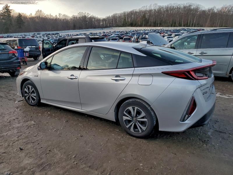 Photo 2 from auction – 2017 TOYOTA PRIUS PRIM with VIN JTDKARFP5H3059215