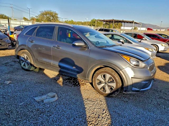 Photo 4 from auction – 2017 KIA NIRO with VIN KNDCB3LC8H5056894