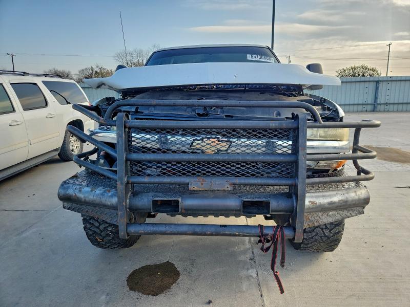 Photo 5 from auction – 2002 CHEVROLET SILVERADO with VIN 1GCHC29G72E278700