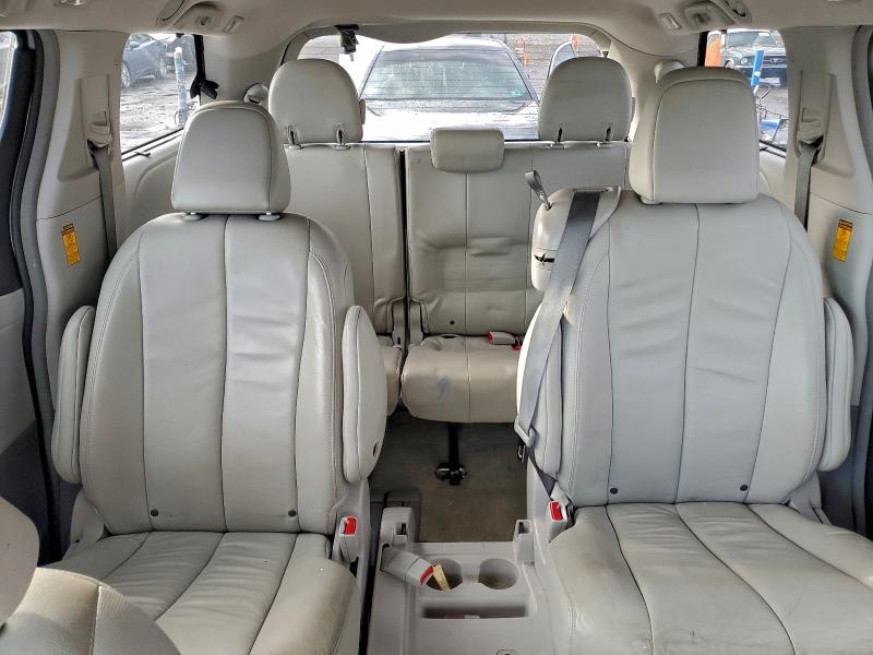 Photo 10 from auction – 2014 TOYOTA SIENNA XLE with VIN 5TDYK3DC4ES507118