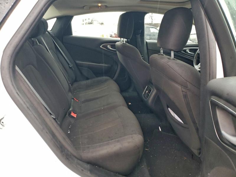 Photo 10 from auction – 2016 CHRYSLER 200 with VIN 1C3CCCAB5GN157384