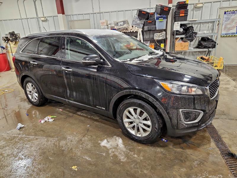 Photo 4 from auction – 2017 KIA SORENTO LX with VIN 5XYPGDA52HG328876