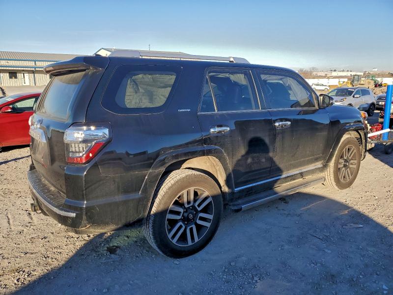 Photo 3 from auction – 2016 TOYOTA 4RUNNER SR with VIN JTEBU5JR6G5327597