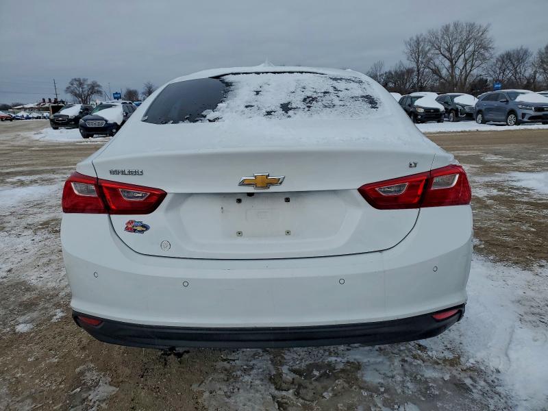 Photo 6 from auction – 2018 CHEVROLET MALIBU LT with VIN 1G1ZD5STXJF257111