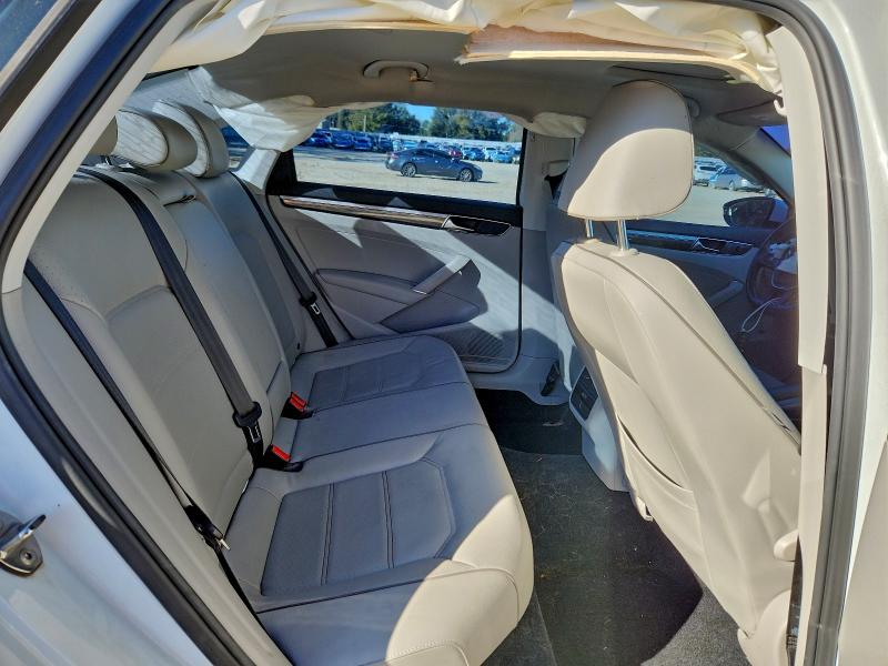 Photo 10 from auction – 2018 VOLKSWAGEN PASSAT with VIN 1VWBA7A3XJC033236