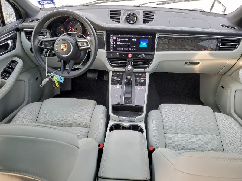 Photo 8 from auction – 2024 PORSCHE MACAN BASE with VIN WP1AA2A59RLB15598