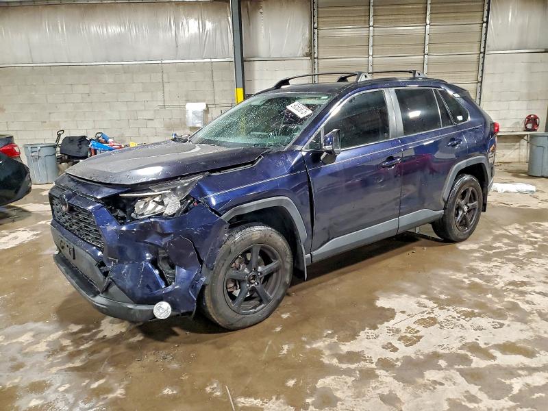 TOYOTA RAV4 XLE 2019 with VIN JTMP1RFV9KD518123 - Photo from auction