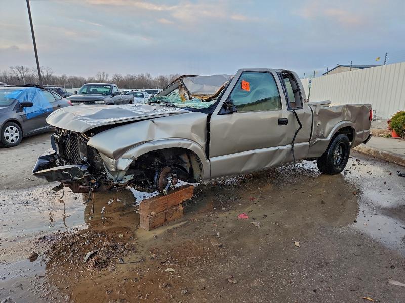 GMC SONOMA 2000 with VIN 1GTCS19W4Y8241416 - Photo from auction