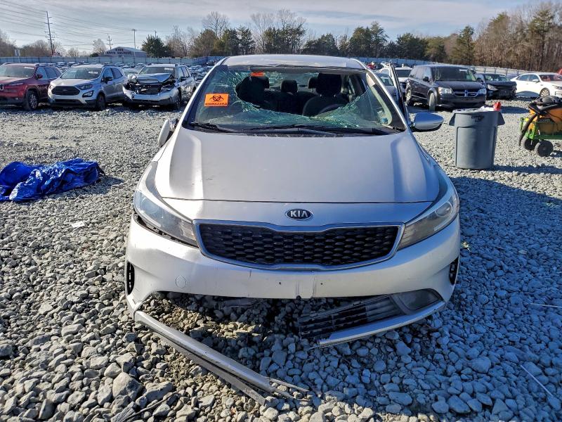 Photo 5 from auction – 2018 KIA FORTE LX with VIN 3KPFL4A73JE170558