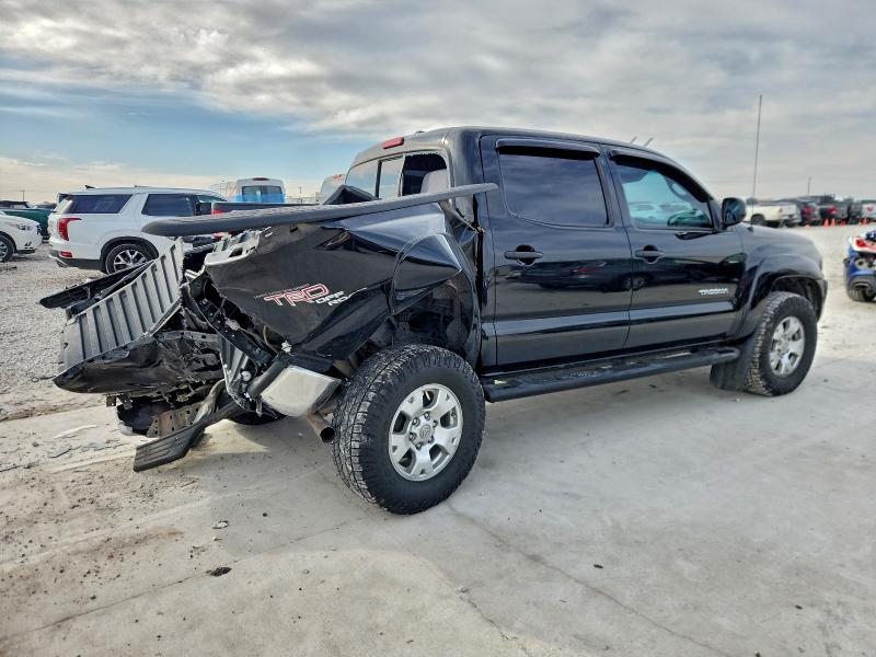 Photo 3 from auction – 2011 TOYOTA TACOMA DOU with VIN 3TMLU4EN1BM072371