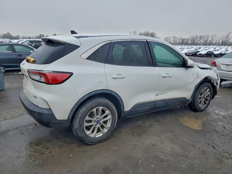 Photo 3 from auction – 2020 FORD ESCAPE SE with VIN 1FMCU9G60LUA38112