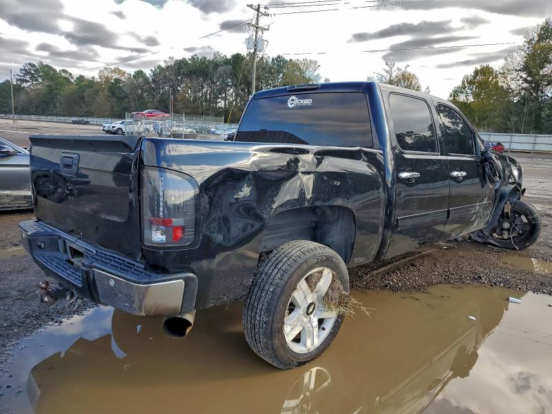 Photo 3 from auction – 2011 CHEVROLET SILVERADO with VIN 3GCPKSE3XBG384259