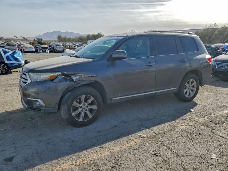 TOYOTA HIGHLANDER 2011 with VIN 5TDBK3EH0BS063134 - Photo from auction