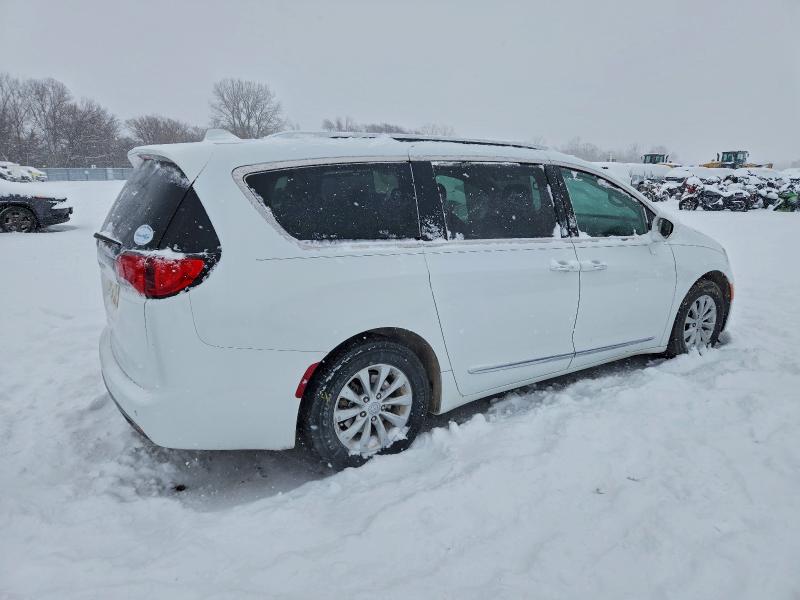 Photo 3 from auction – 2019 CHRYSLER PACIFICA T with VIN 2C4RC1BG7KR539772