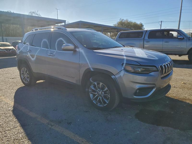 Photo 4 from auction – 2019 JEEP CHEROKEE L with VIN 1C4PJLLB2KD387771