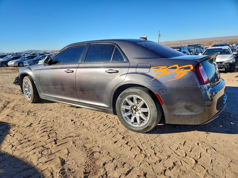 Photo 2 from auction – 2018 CHRYSLER 300 S with VIN 2C3CCABG2JH245100