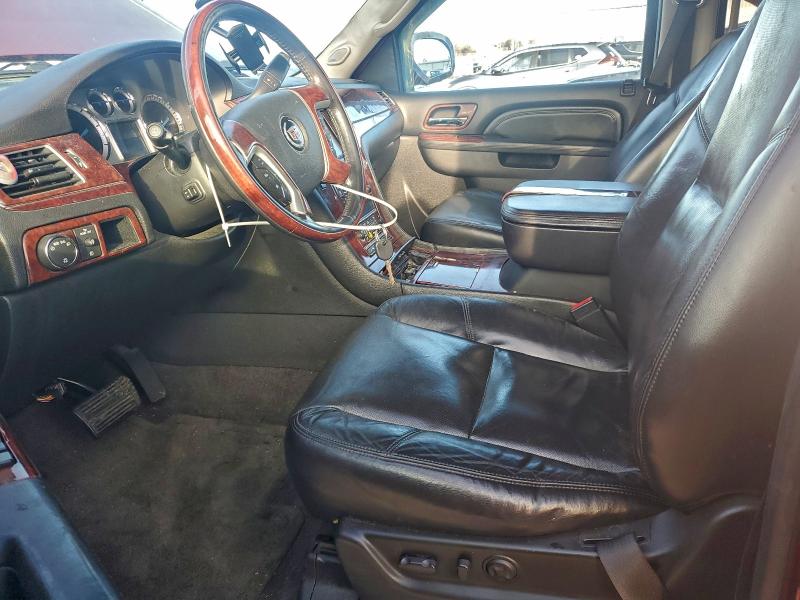 Photo 7 from auction – 2010 CADILLAC ESCALADE L with VIN 1GYUKBEF0AR209959