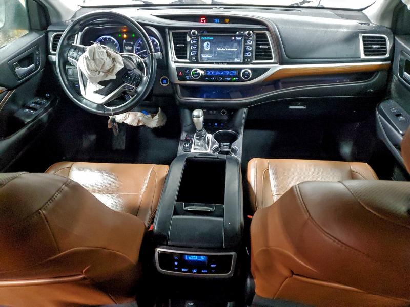 Photo 8 from auction – 2018 TOYOTA HIGHLANDER with VIN 5TDDZRFH2JS803061