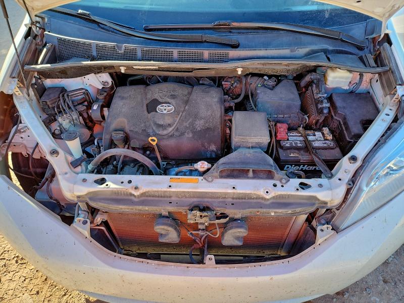 Photo 12 from auction – 2017 TOYOTA SIENNA XLE with VIN 5TDYZ3DC6HS897817