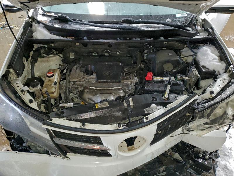 Photo 11 from auction – 2015 TOYOTA RAV4 XLE with VIN JTMWFREV2FD067346