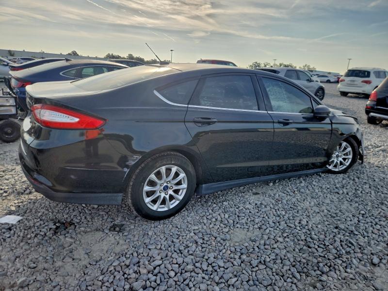 Photo 3 from auction – 2015 FORD FUSION S with VIN 3FA6P0G77FR256143
