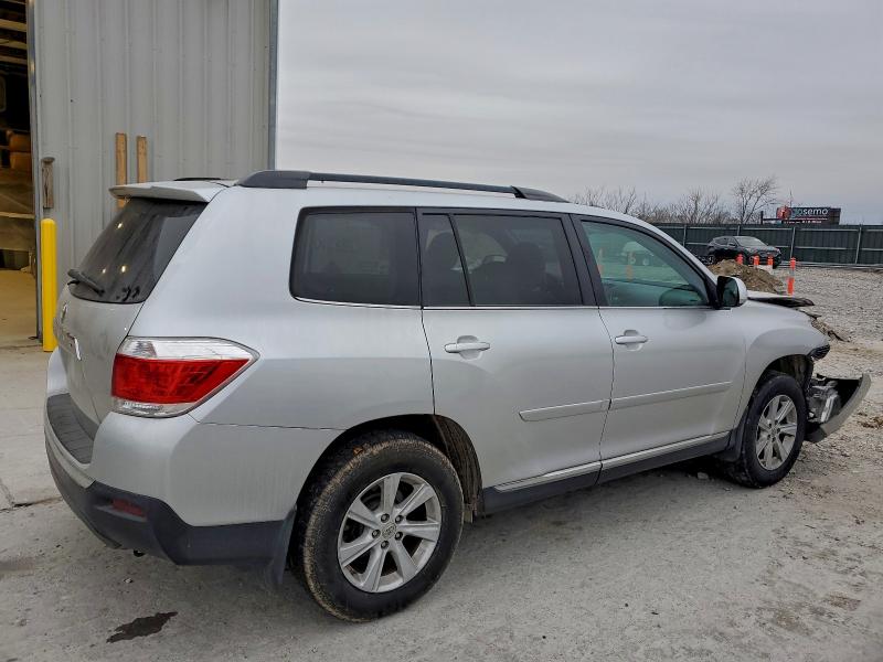 Photo 3 from auction – 2013 TOYOTA HIGHLANDER with VIN 5TDZK3EH3DS094816
