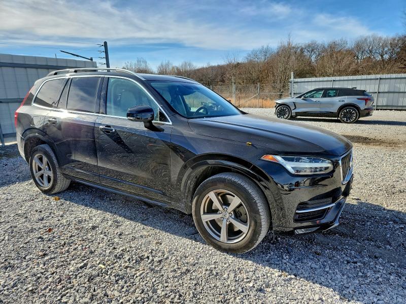 Photo 4 from auction – 2017 VOLVO XC90 with VIN YV4102KK8H1119710