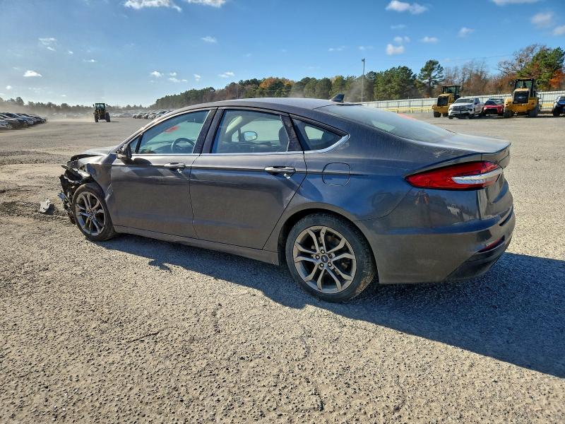 Photo 2 from auction – 2020 FORD FUSION SEL with VIN 3FA6P0CD8LR138657