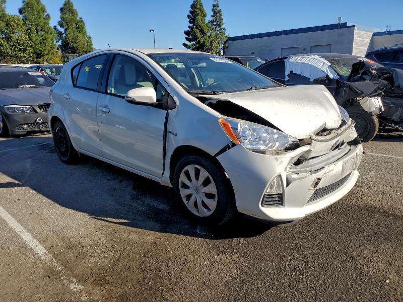 Photo 4 from auction – 2014 TOYOTA PRIUS C with VIN JTDKDTB36E1066768