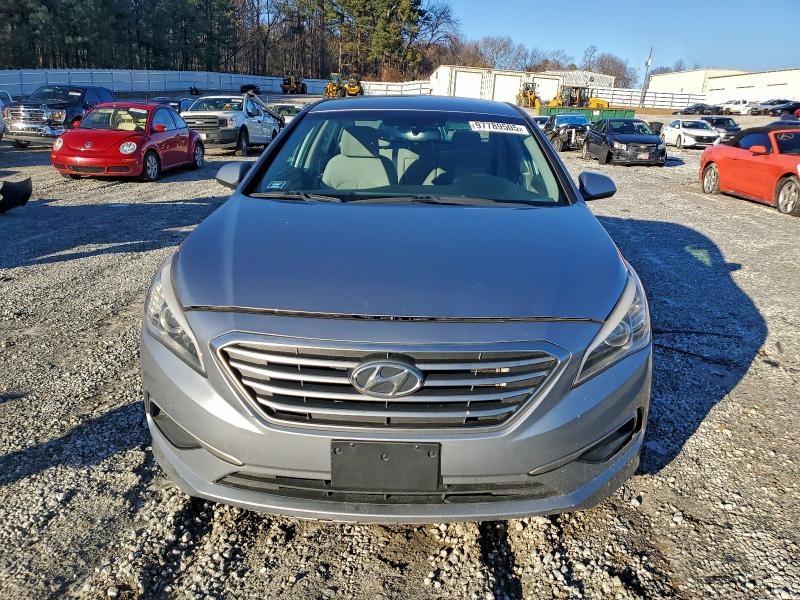 Photo 5 from auction – 2017 HYUNDAI SONATA SE with VIN 5NPE24AF6HH551722