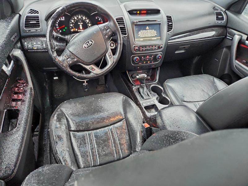 Photo 8 from auction – 2015 KIA SORENTO SX with VIN 5XYKWDA72FG570448