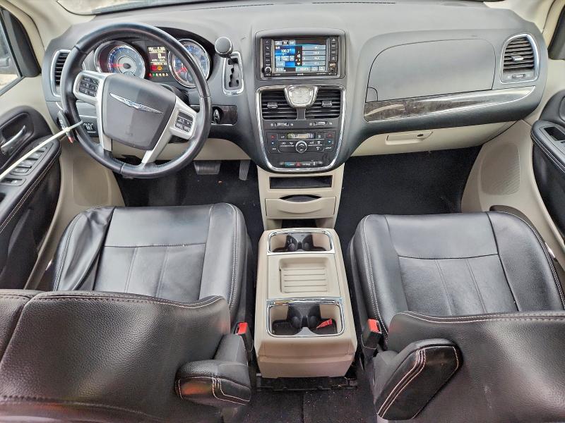 Photo 8 from auction – 2014 CHRYSLER TOWN & COU with VIN 2C4RC1BG7ER271231