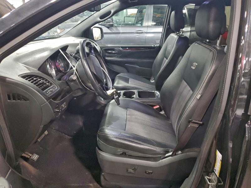 Photo 7 from auction – 2016 CHRYSLER TOWN & COU with VIN 2C4RC1HG0GR135646