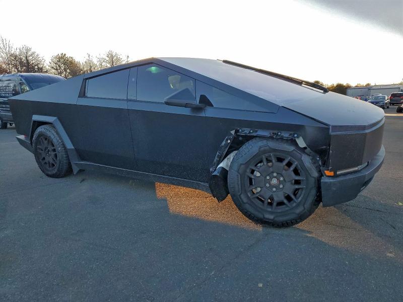 Photo 4 from auction – 2024 TESLA CYBERTRUCK with VIN 7G2CEHEDXRA037588