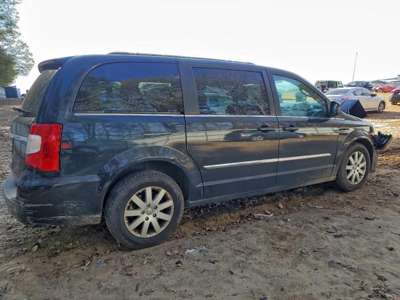 Photo 3 from auction – 2013 CHRYSLER TOWN & COU with VIN 2C4RC1BG8DR712251