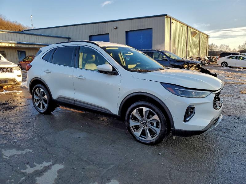 Photo 4 from auction – 2023 FORD ESCAPE with VIN 1FMCU9JA5PUB28052
