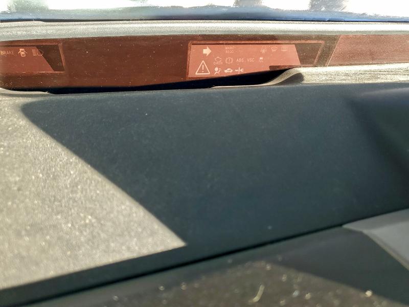 Photo 9 from auction – 2004 TOYOTA PRIUS with VIN JTDKB20U140047822