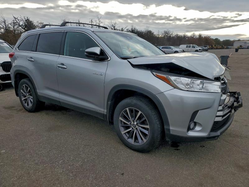 Photo 4 from auction – 2019 TOYOTA HIGHLANDER with VIN 5TDJGRFH3KS053616