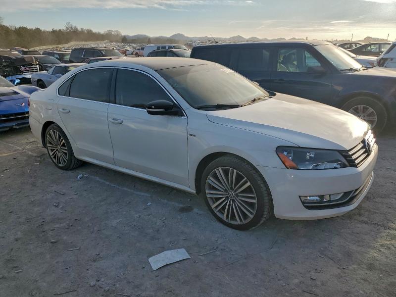 Photo 4 from auction – 2015 VOLKSWAGEN PASSAT SE with VIN 1VWBS7A34FC045368