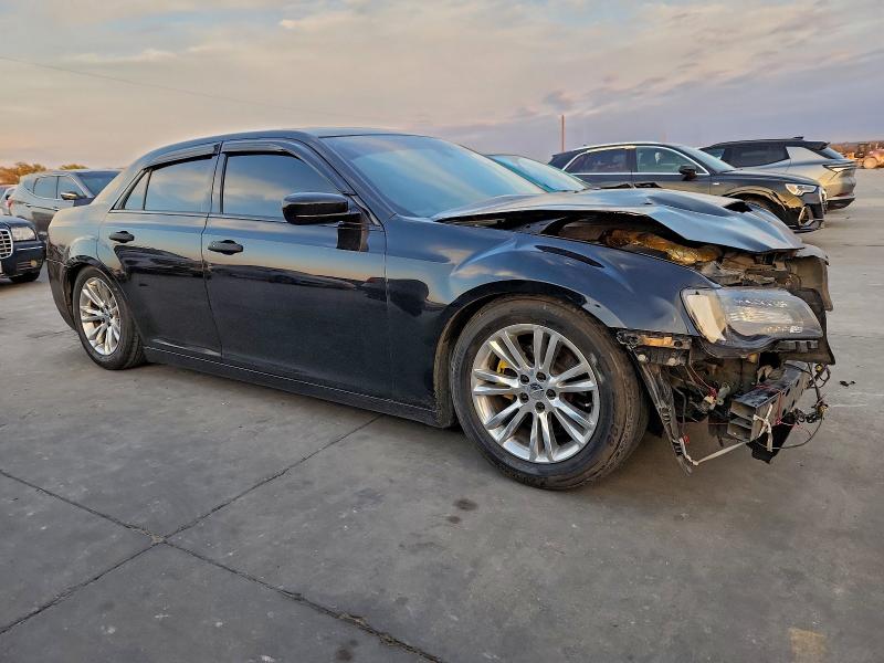 Photo 4 from auction – 2016 CHRYSLER 300C with VIN 2C3CCAEG8GH113026