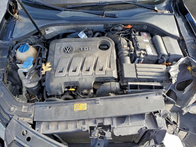 Photo 11 from auction – 2014 VOLKSWAGEN PASSAT SEL with VIN 1VWCN7A36EC092587