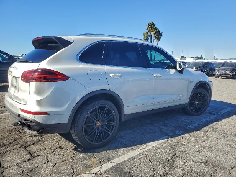 Photo 3 from auction – 2016 PORSCHE CAYENNE SE with VIN WP1AE2A25GLA18227